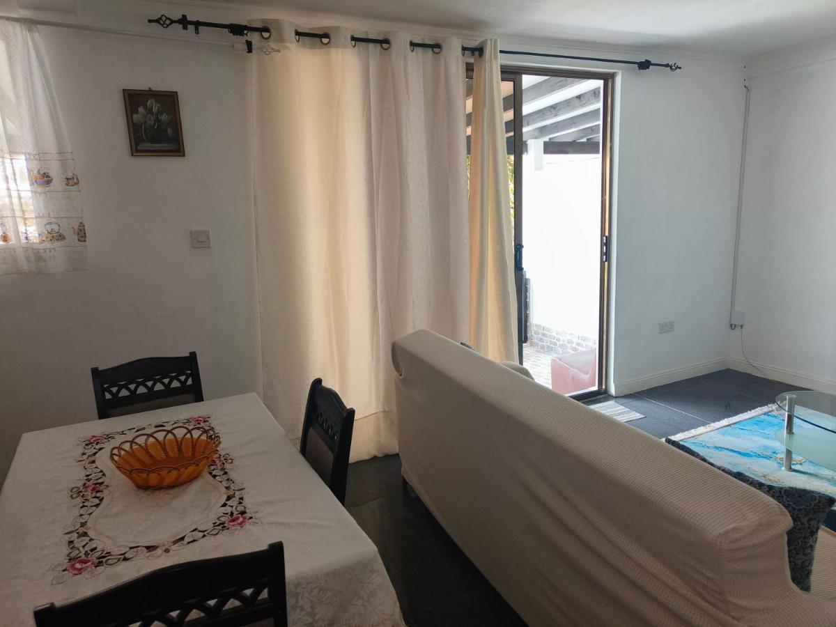 Alpha & Omega Apartment Seychelles Beau Vallon  Esterno foto