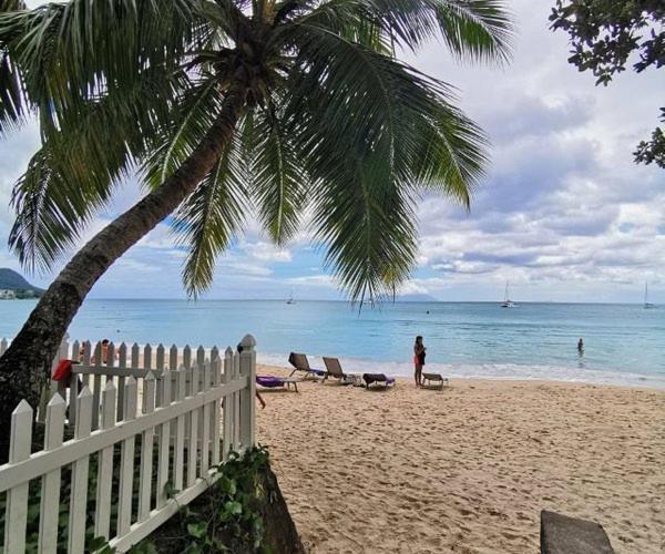 Alpha & Omega Apartment Seychelles Beau Vallon  Esterno foto